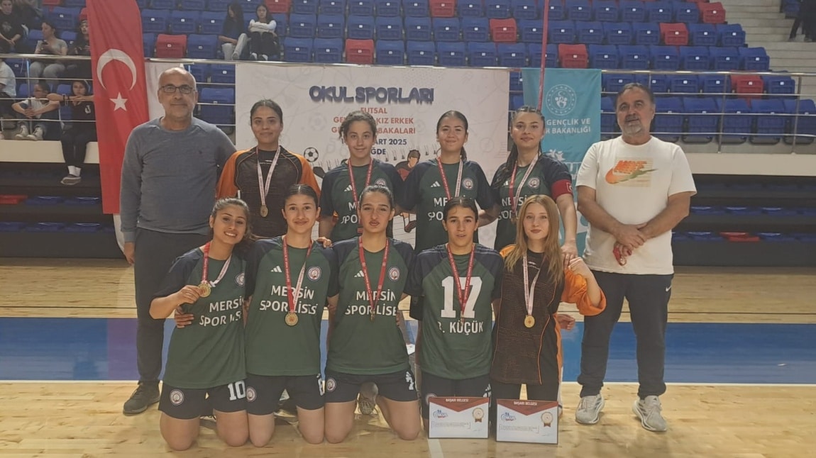 KIZ FUTSAL TAKIMIMIZ GRUP BİRİNCİSİ OLDU!!!!